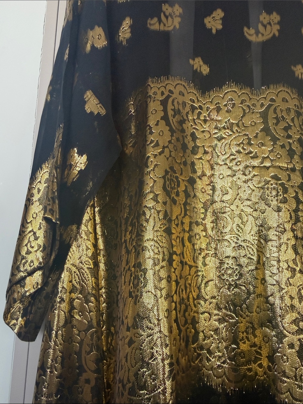 Rachel Zoe Black and Gold Metallic Floral Kimono Robe - Picture 5 of 6